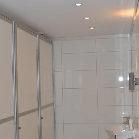 Solfjord Bed & Bistro 3* أيدسدال