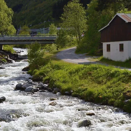 Solfjord Bed & Bistro 3*