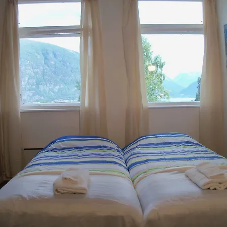 Solfjord Bed & Bistro Eidsdal