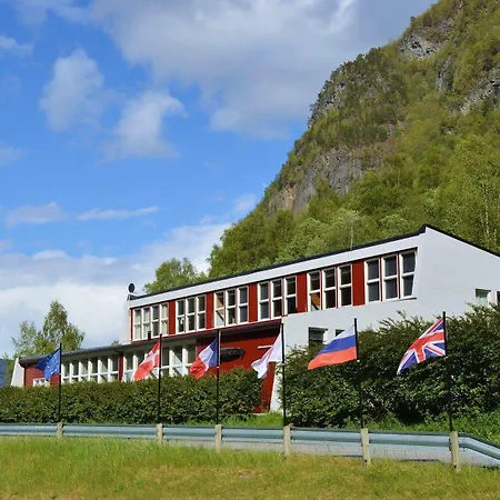 Solfjord Bed & Bistro 3*