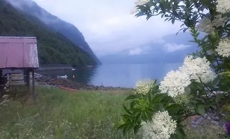 Solfjord Bed & Bistro B&B 3*